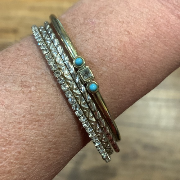 Four bracelets - Picture 3 of 5